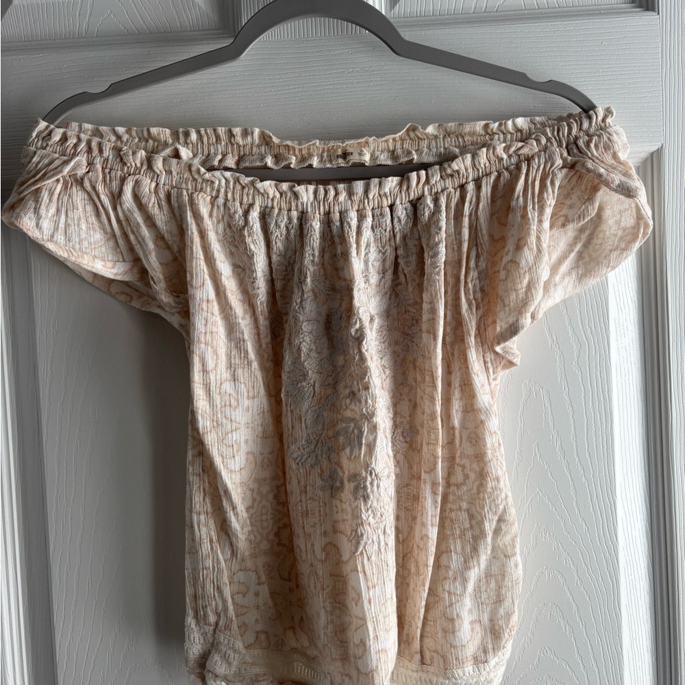 Women's Cream Off-Shoulder Top